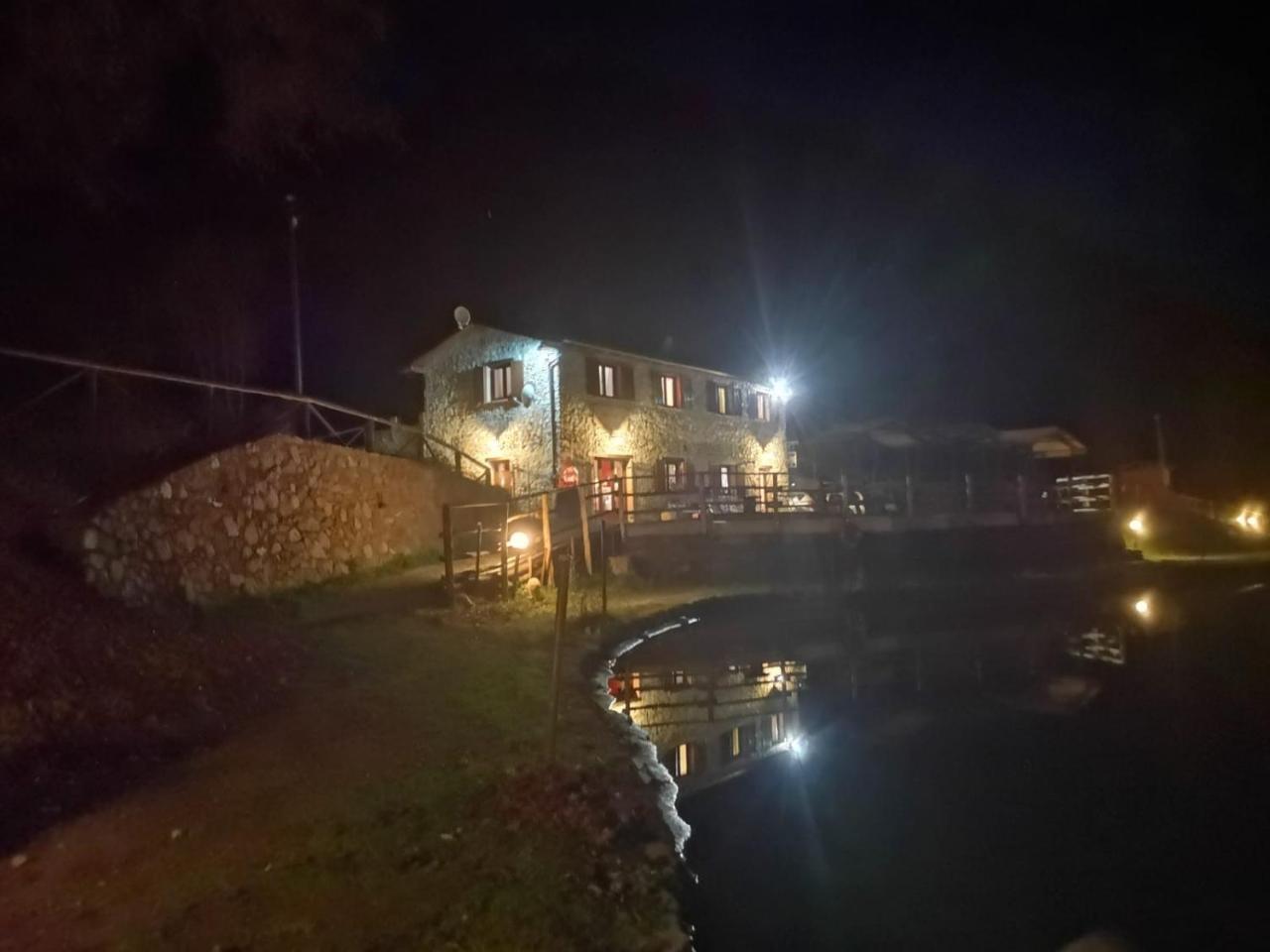 Taverna Del Dolmen Millesimo Buitenkant foto